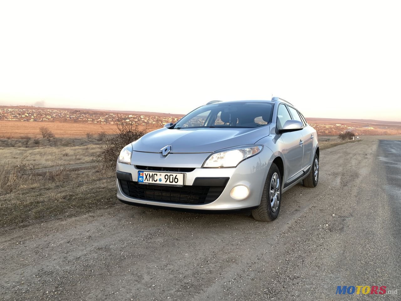 2012' Renault Megane photo #3