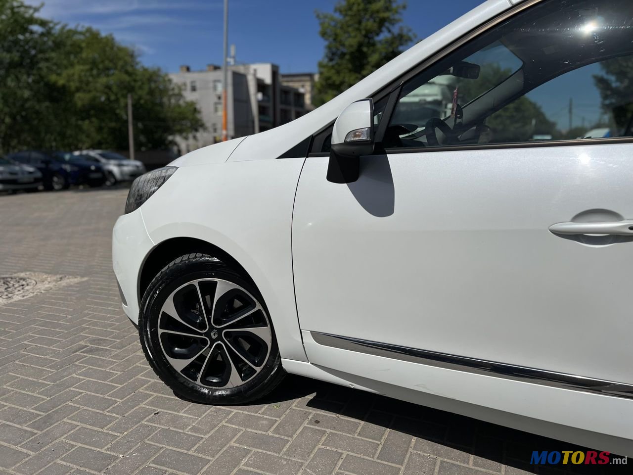 2015' Renault Scenic photo #4