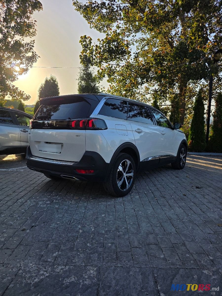 2023' Peugeot 5008 photo #3