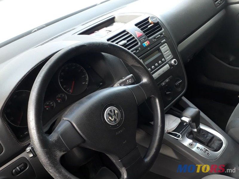 2008' Volkswagen Jetta photo #2