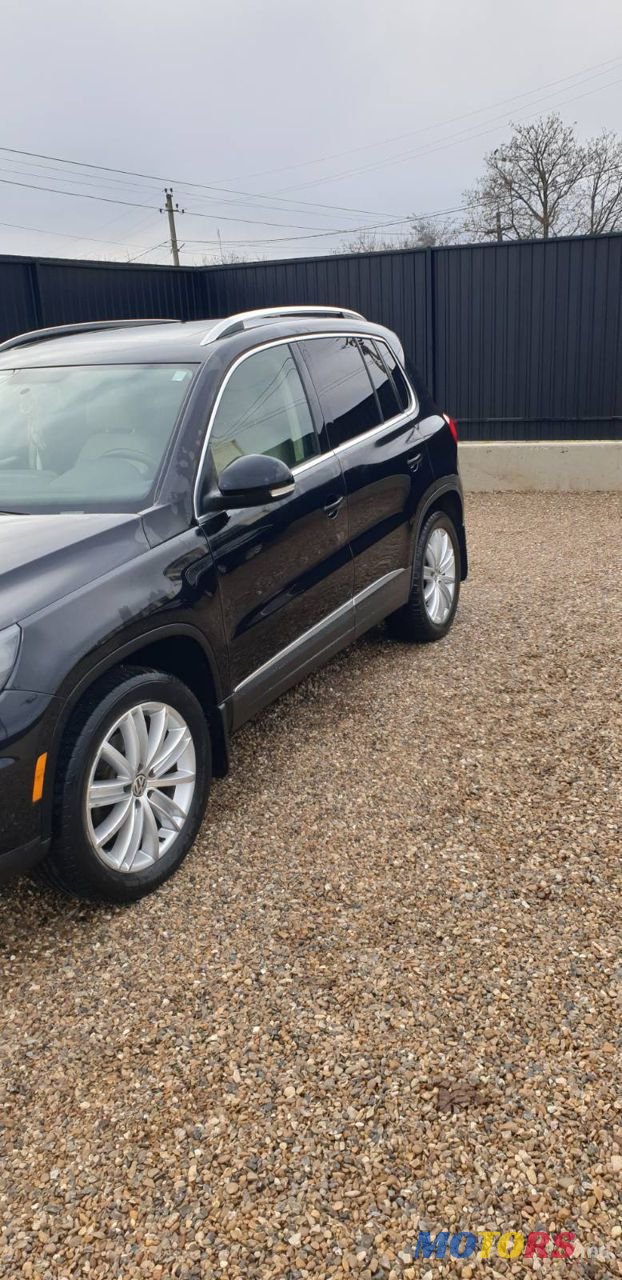 2012' Volkswagen Tiguan photo #3