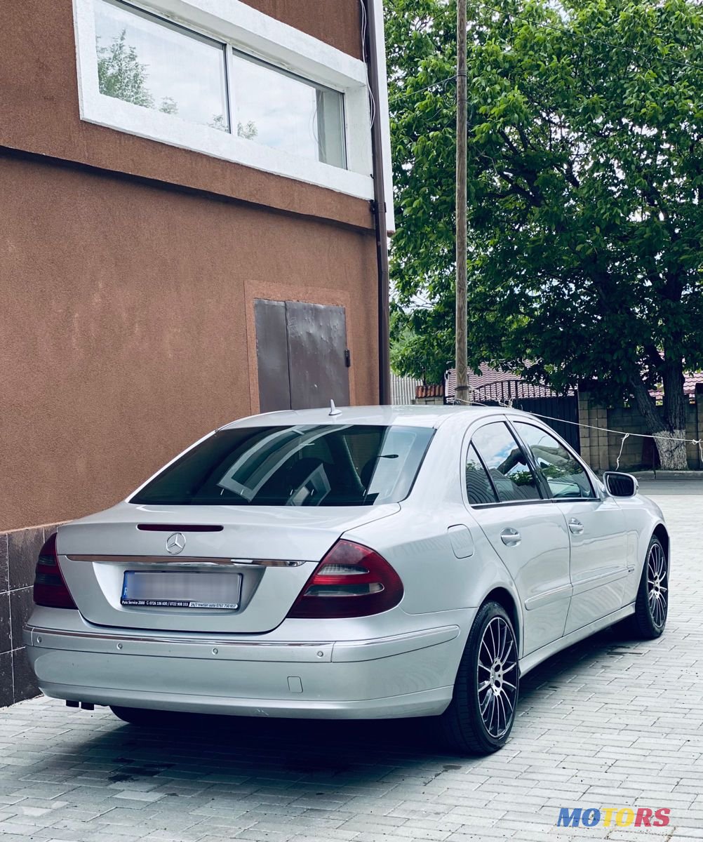 2008' Mercedes-Benz E Класс photo #3