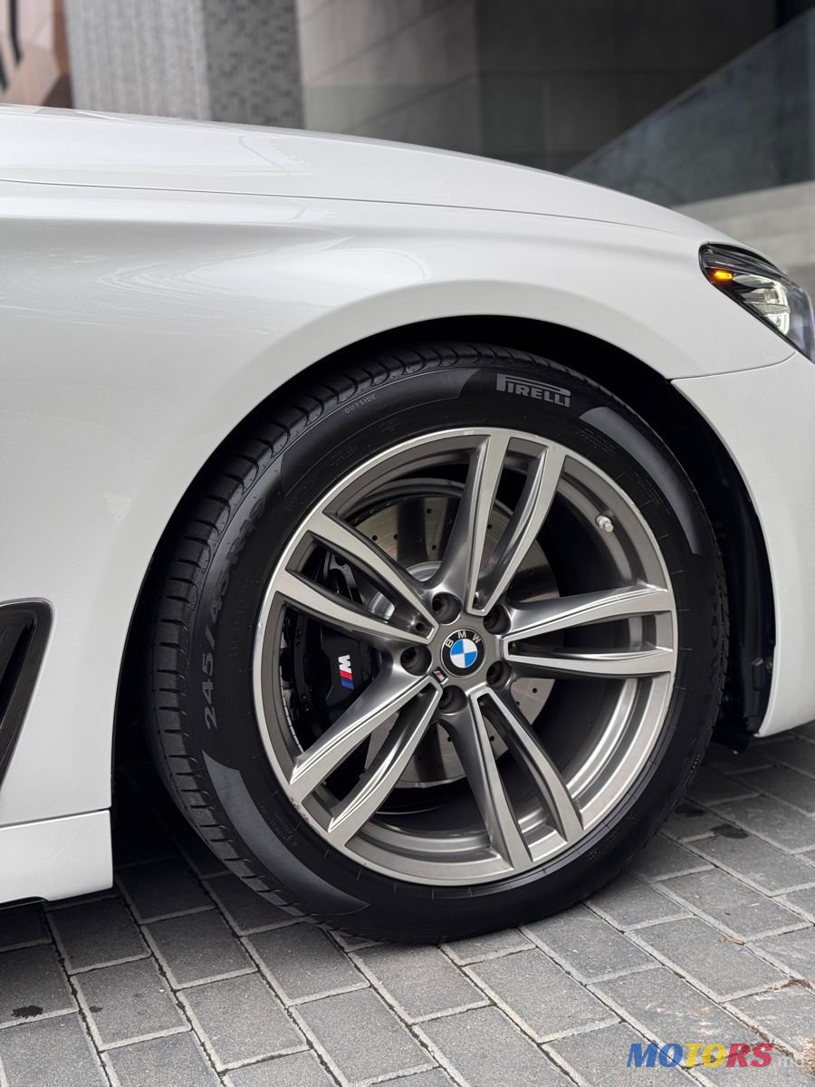 2017' BMW 7 Series photo #3