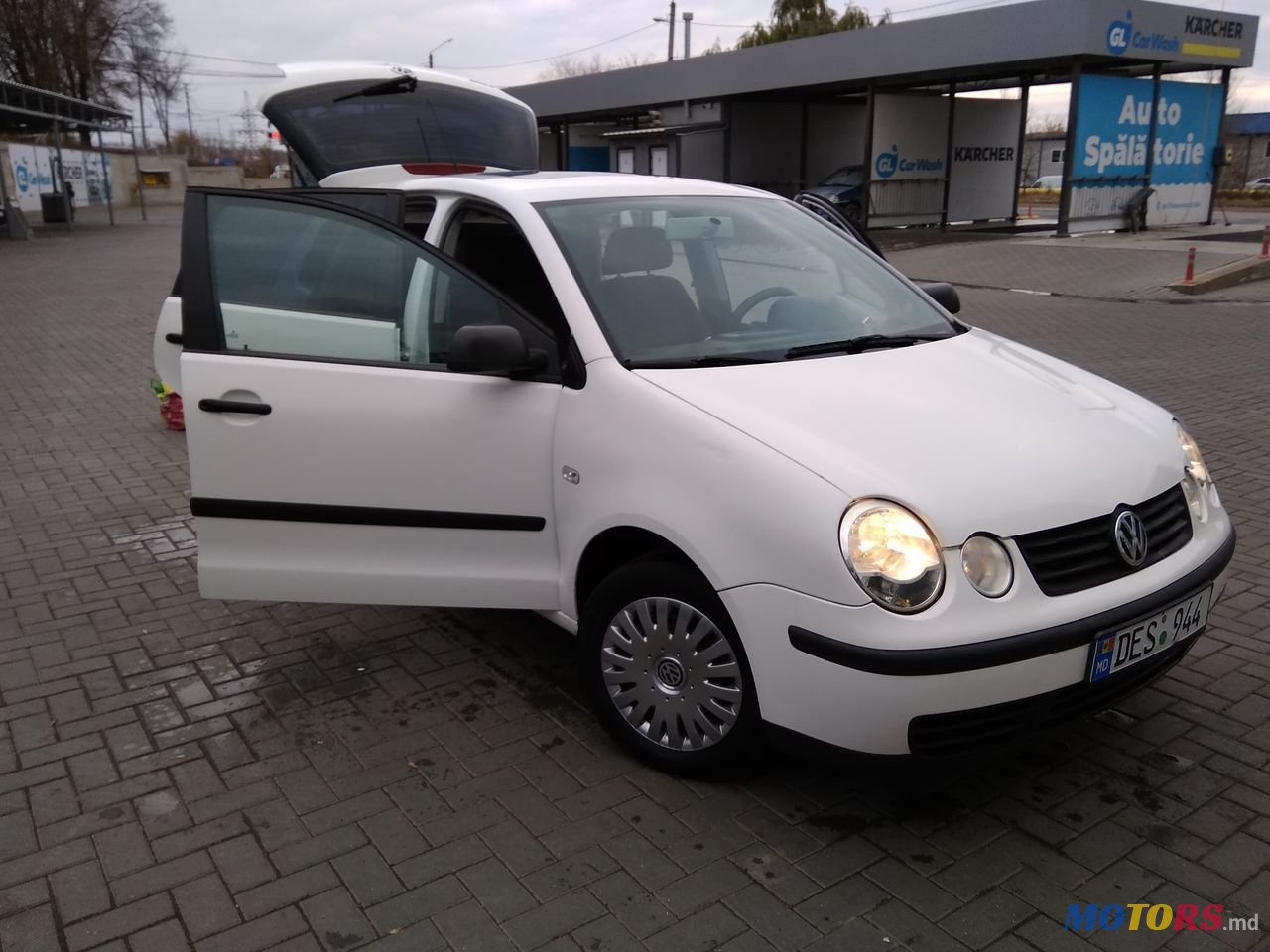 2004' Volkswagen Polo photo #6