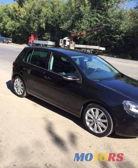 2011' Volkswagen Golf photo #1