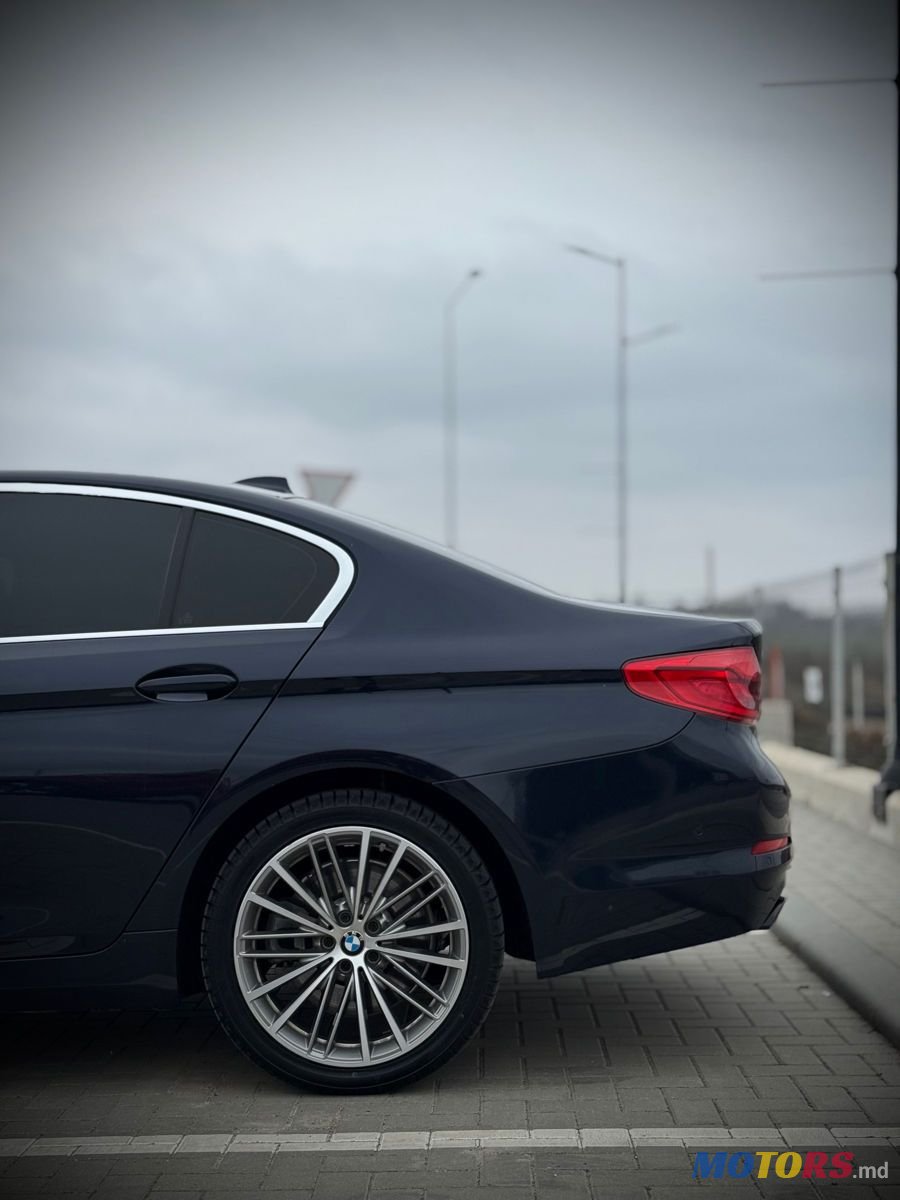 2020' BMW 5 Series photo #3