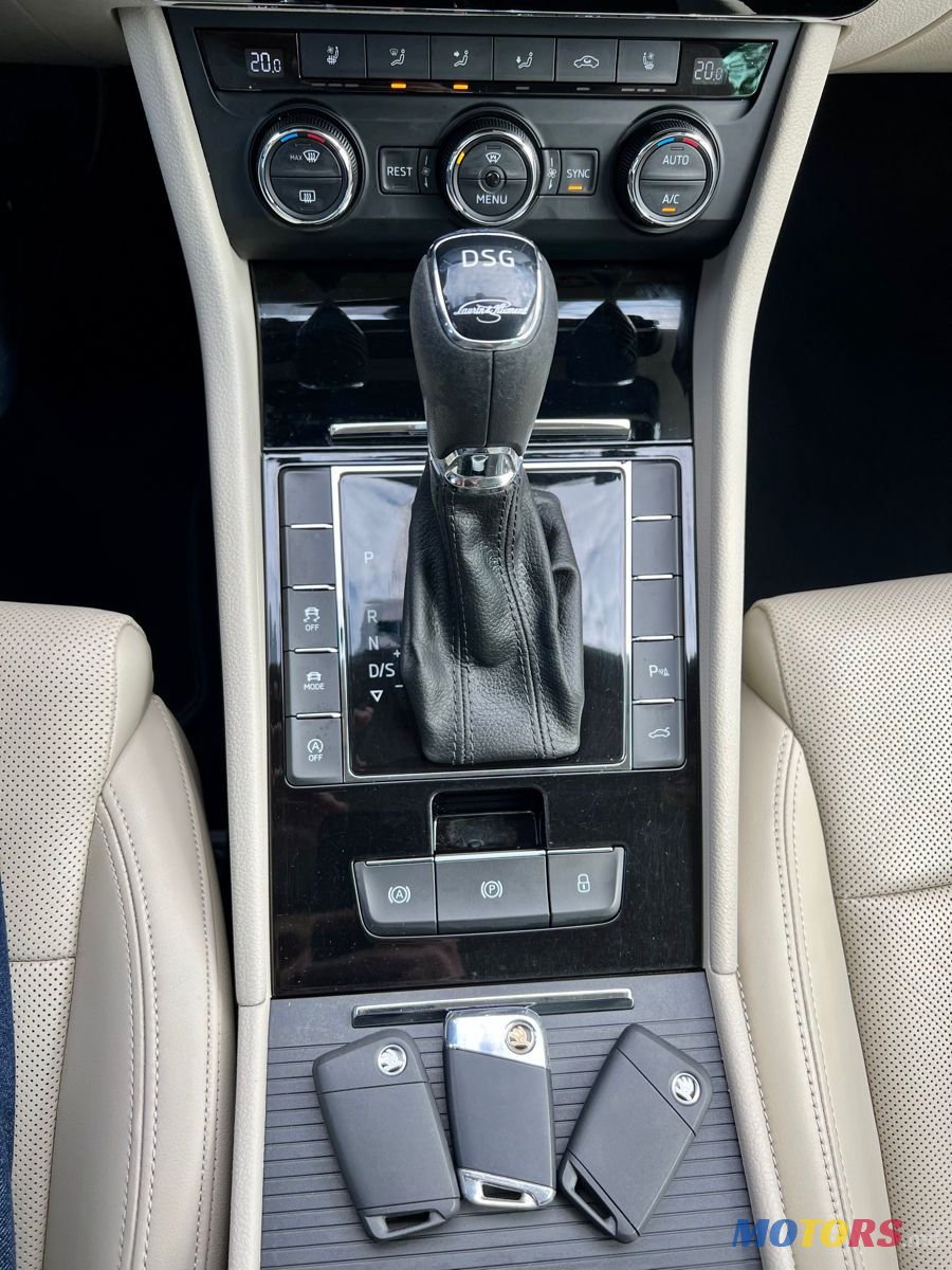 2017' Skoda Superb photo #5