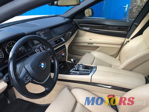 2009' BMW 730 photo #2