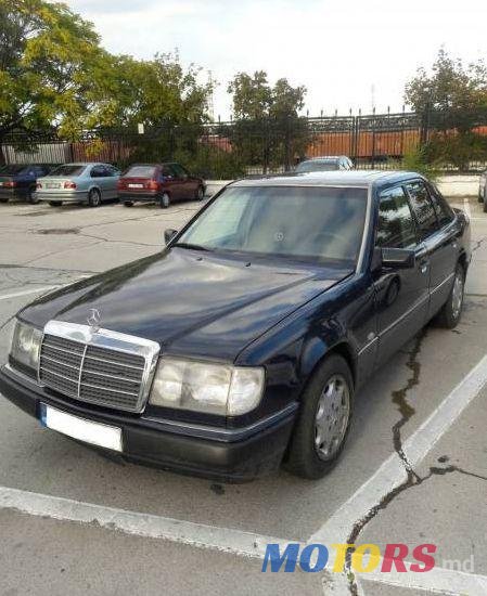 1992' Mercedes-Benz 124 photo #1