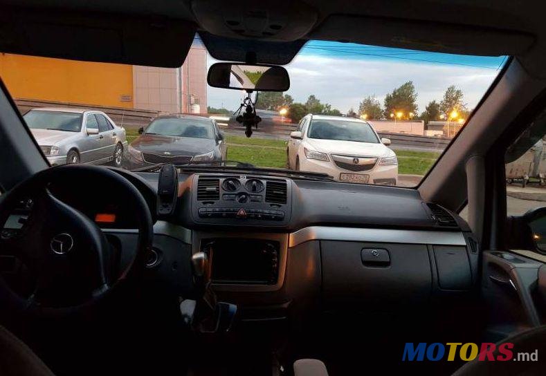 2004' Mercedes-Benz Viano photo #3