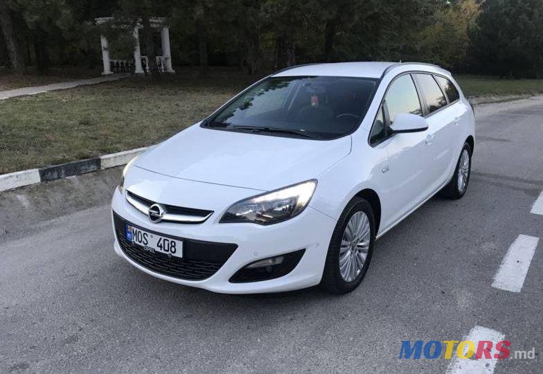 2014' Opel Astra photo #1