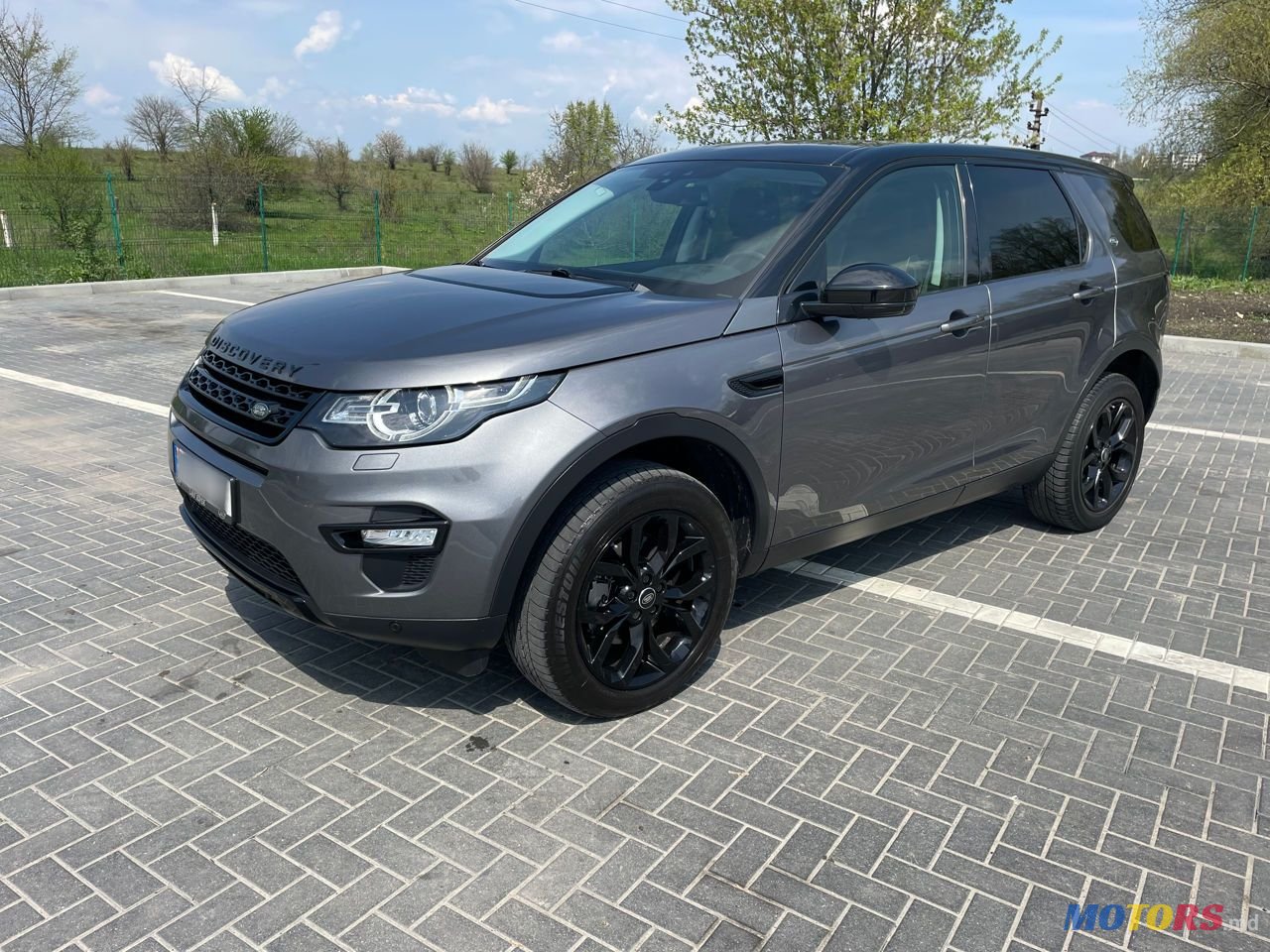 2015' Land Rover Discovery Sport photo #2
