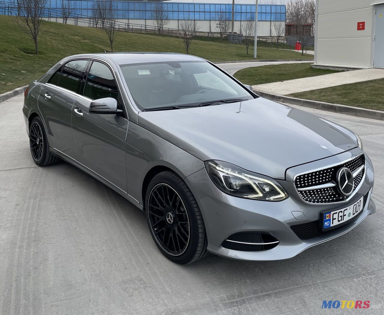 2013' Mercedes-Benz E Класс photo #2