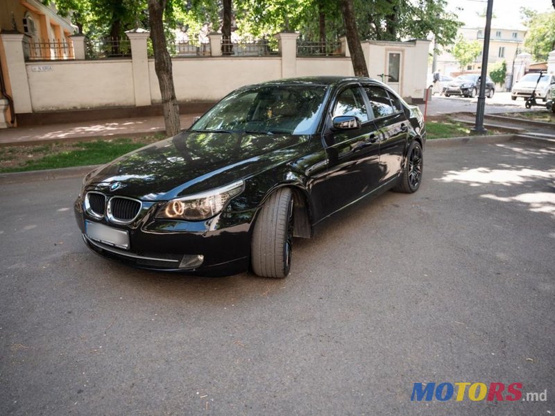 2009' BMW 5 Series photo #1