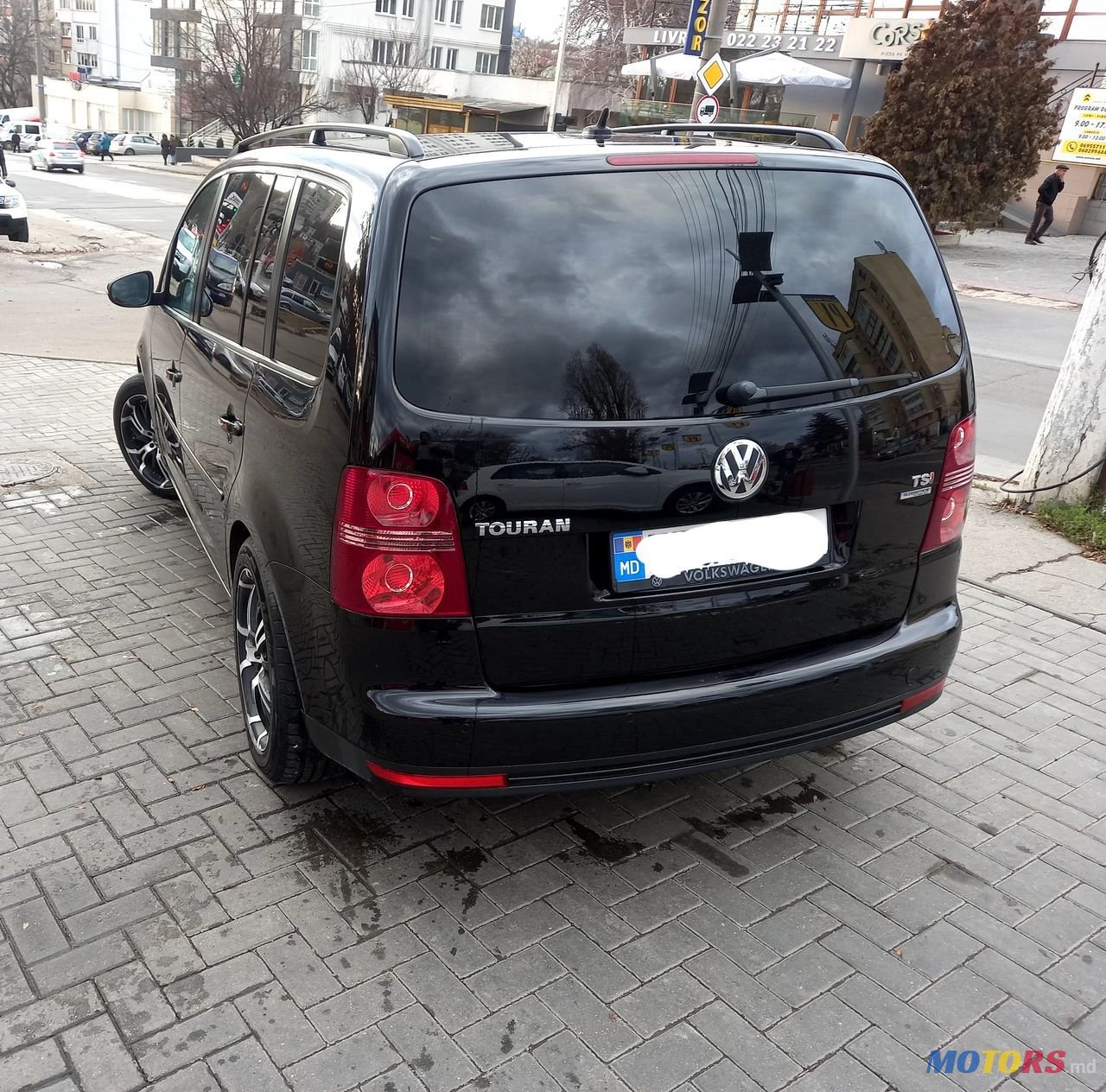 2010' Volkswagen Touran photo #1