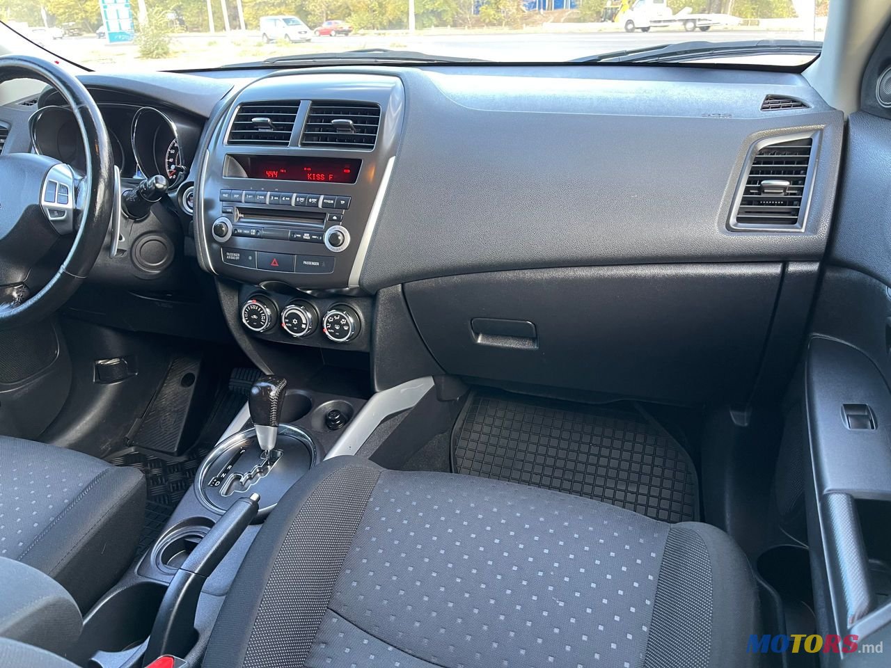 2011' Mitsubishi ASX photo #6