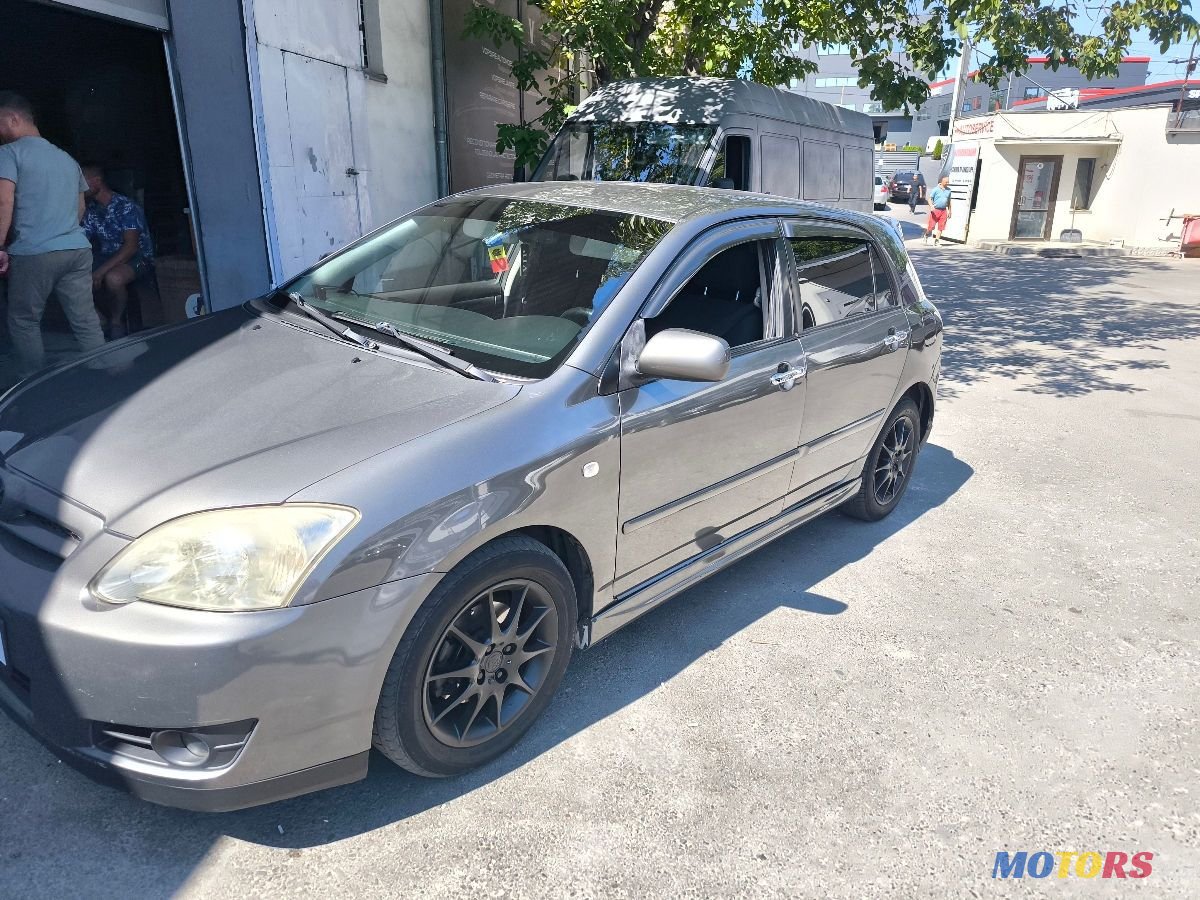 2005' Toyota Corolla photo #2