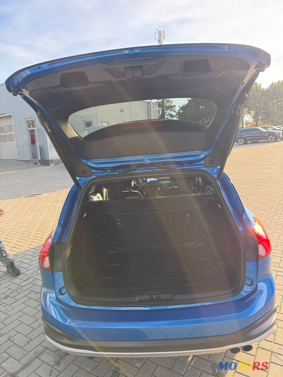 2020' Ford Focus photo #5