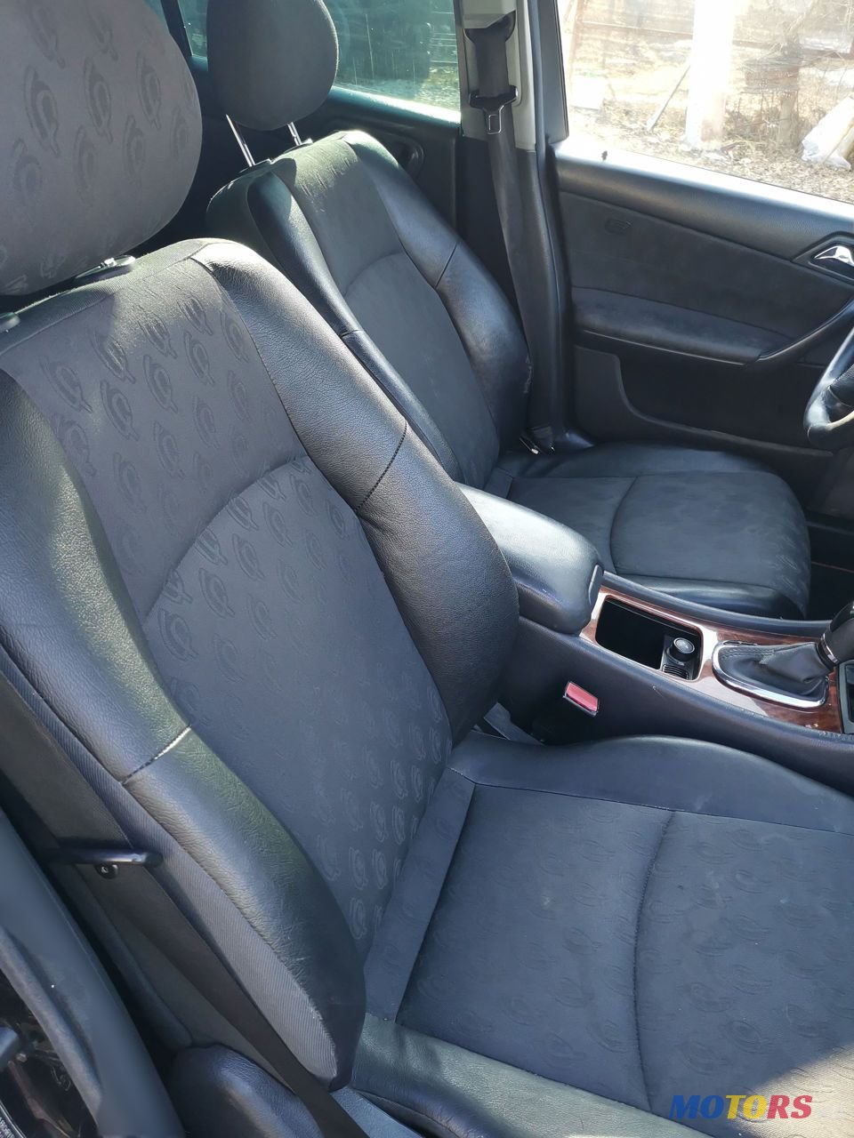 2005' Mercedes-Benz C Класс photo #6