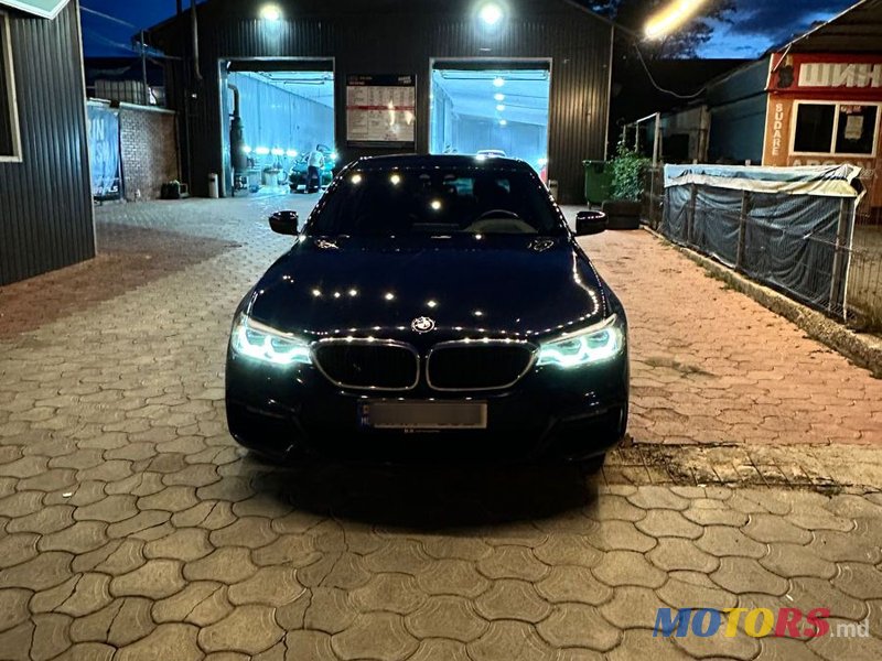 2019' BMW 5 Series photo #1