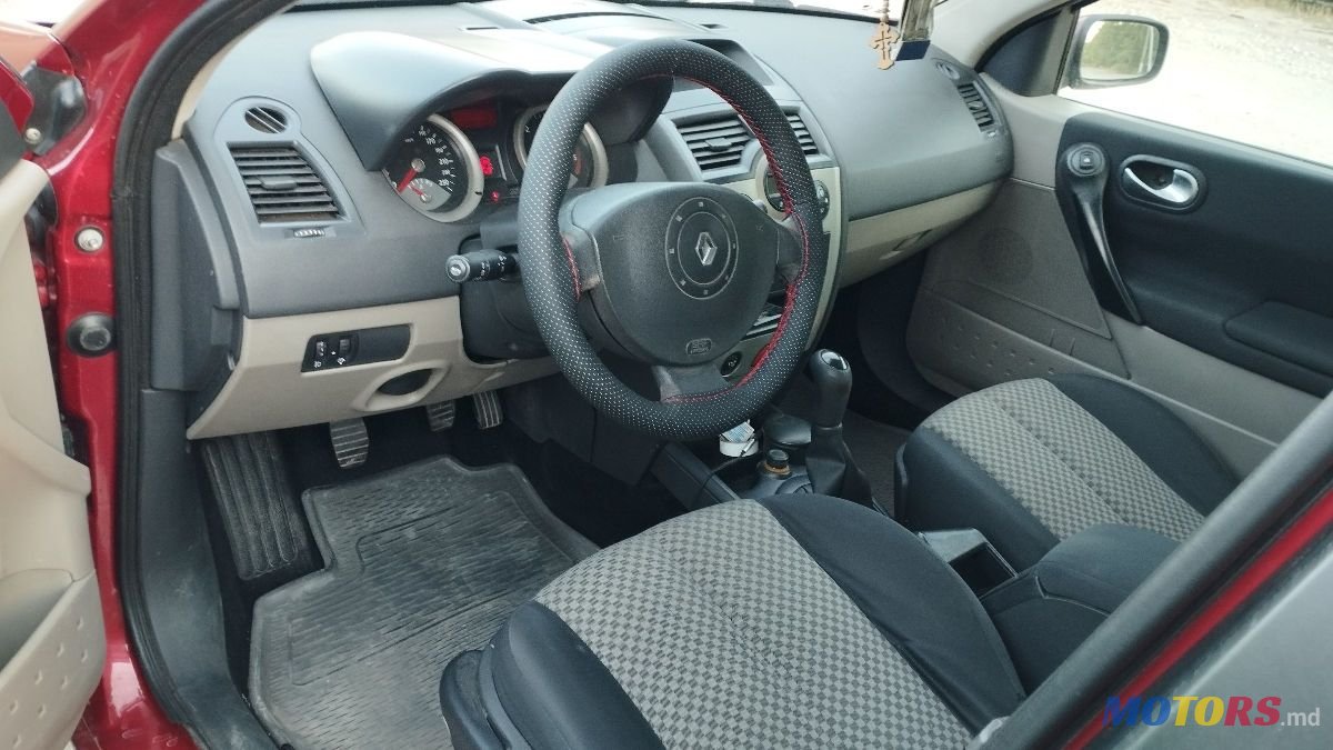 2005' Renault Megane photo #6