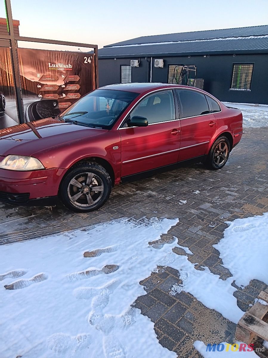 2003' Volkswagen Passat photo #1