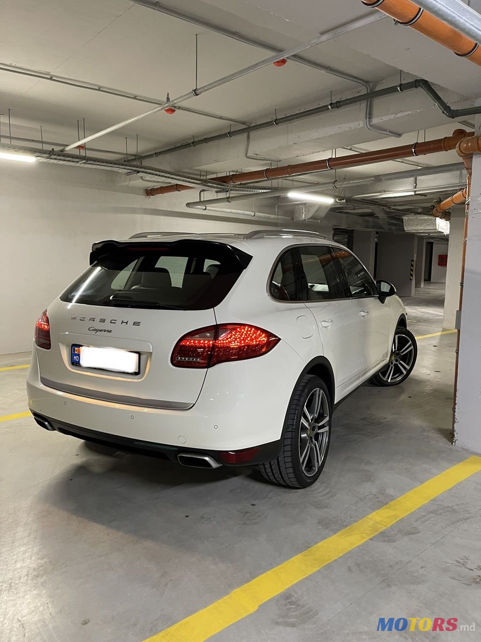 2011' Porsche Cayenne photo #3