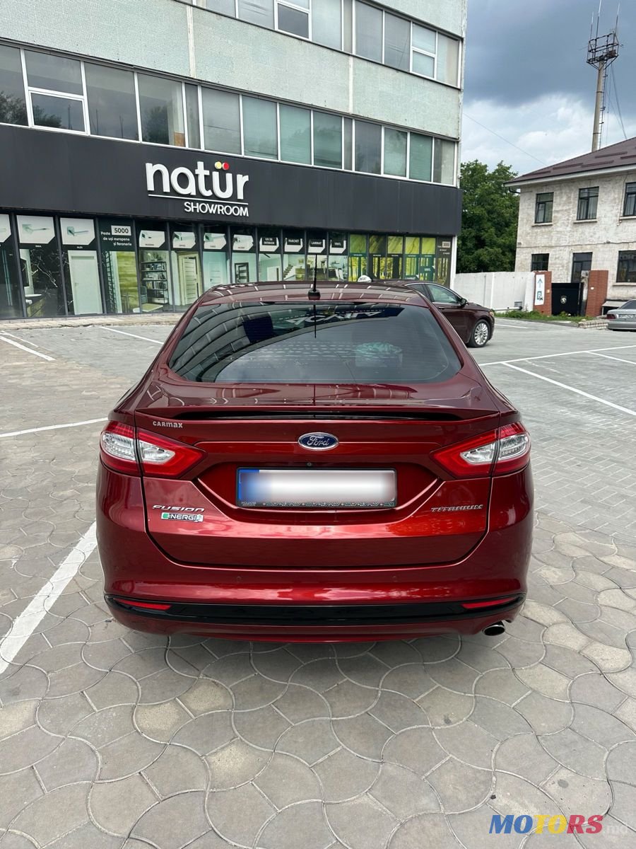 2013' Ford Fusion photo #2