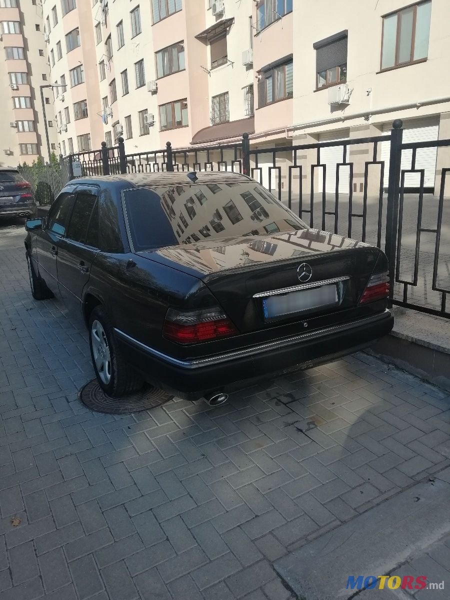 1994' Mercedes-Benz E-Class photo #2