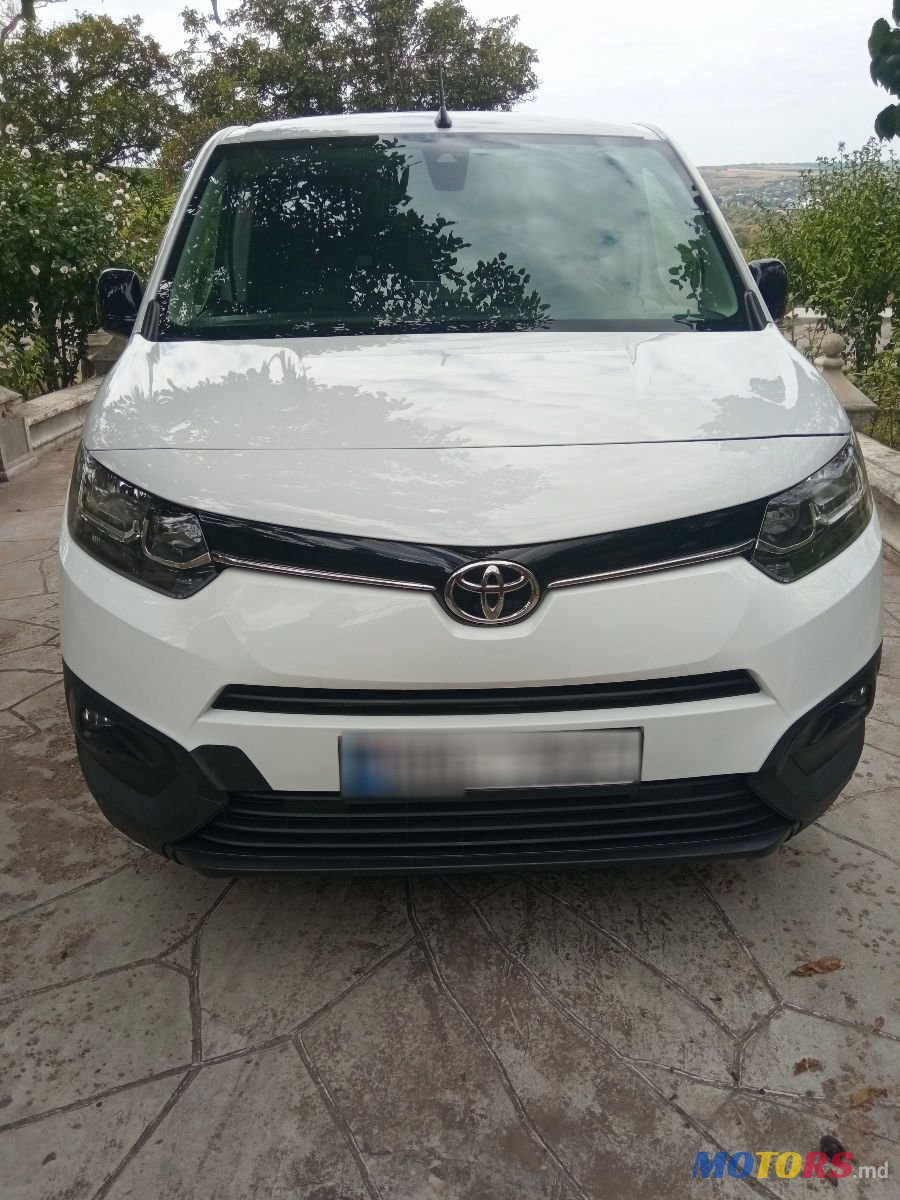 2024' Toyota ProAce City photo #1