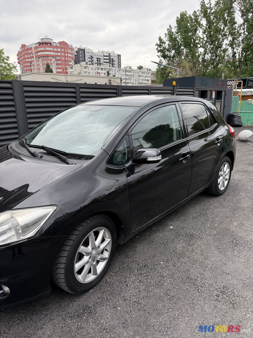 2010' Toyota Auris photo #2