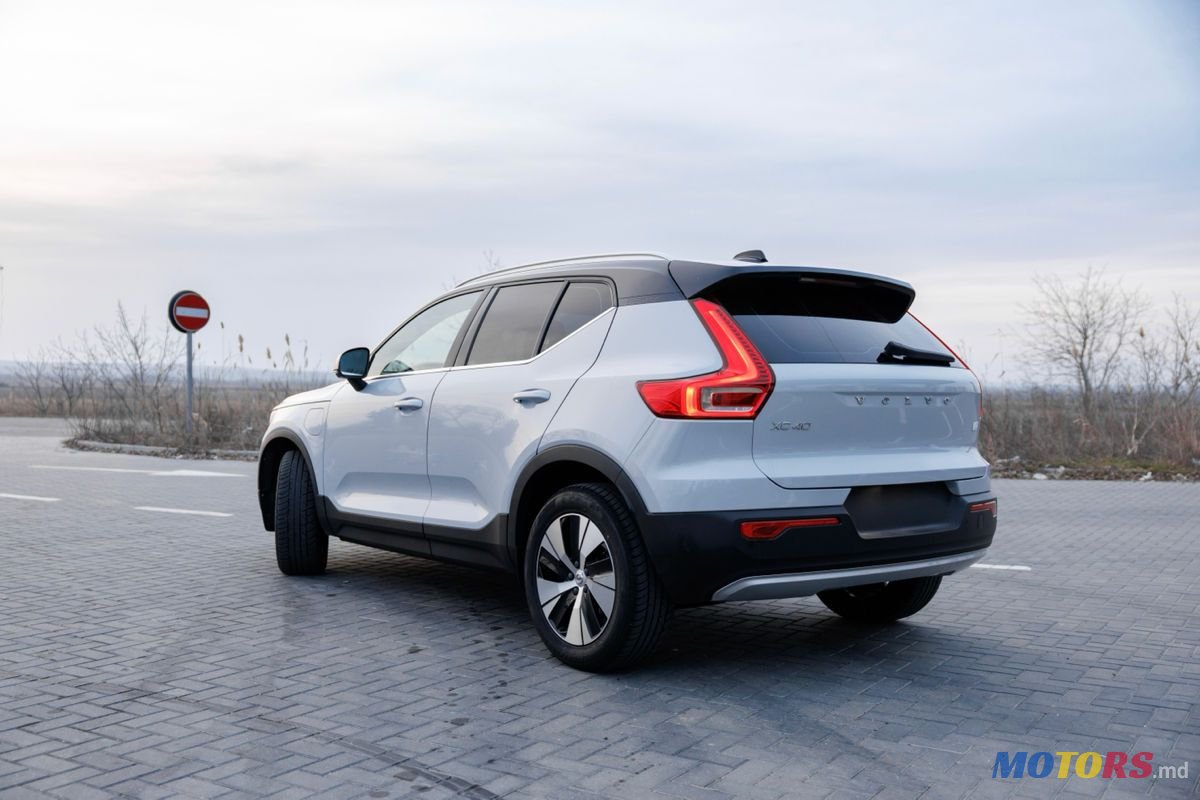 2021' Volvo XC40 photo #2