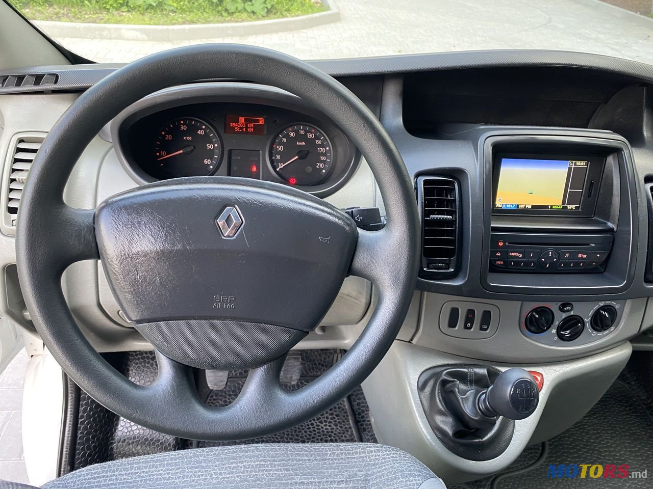 2012' Renault Trafic photo #4