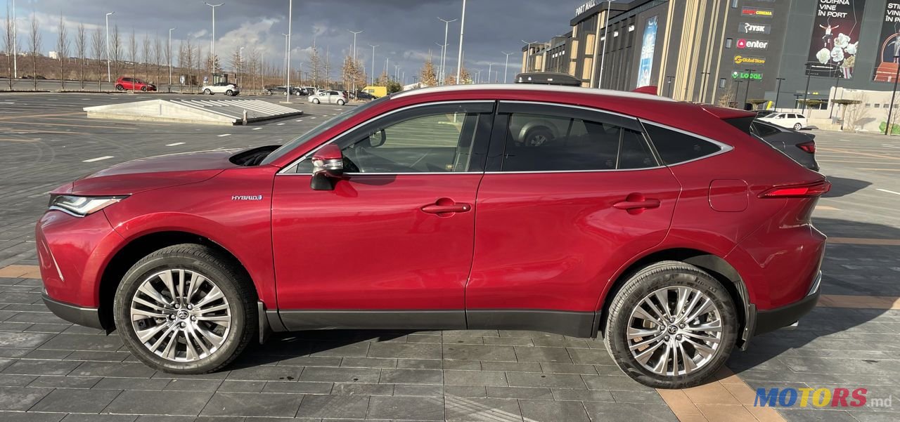 2022' Toyota Venza photo #2