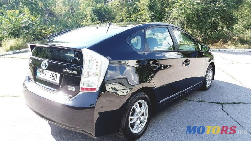 2010' Toyota Prius photo #2