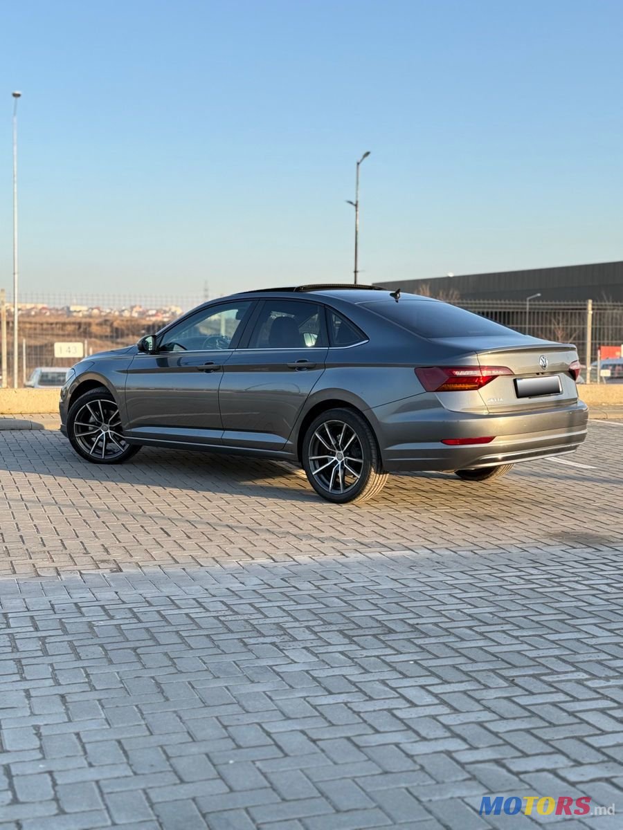 2018' Volkswagen Jetta photo #4