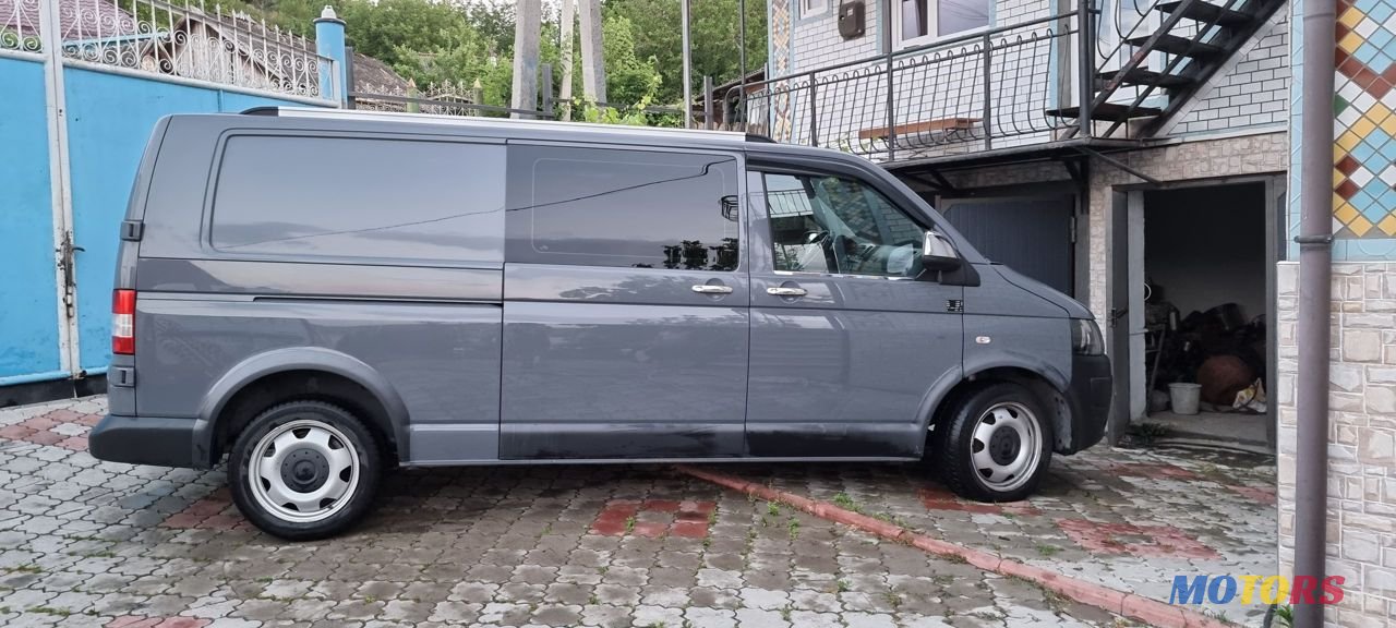 2014' Volkswagen Transporter photo #1