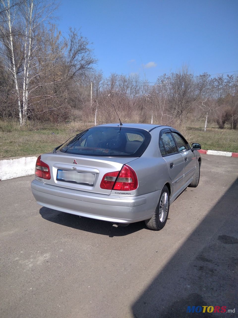 2002' Mitsubishi Carisma photo #5