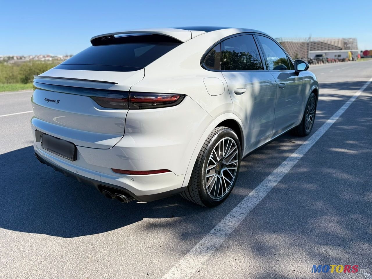 2022' Porsche Cayenne Coupe photo #5