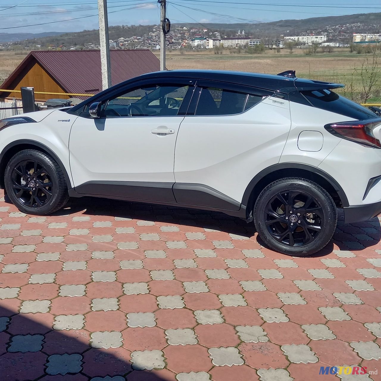 2019' Toyota C-HR photo #2
