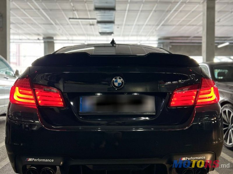 2013' BMW 5 Series photo #2