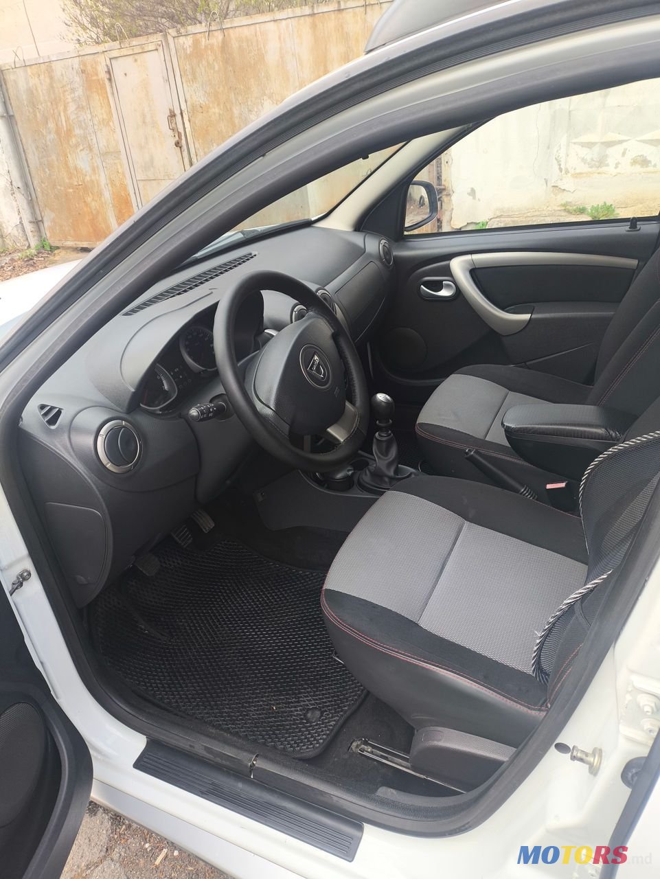 2013' Dacia Duster photo #4