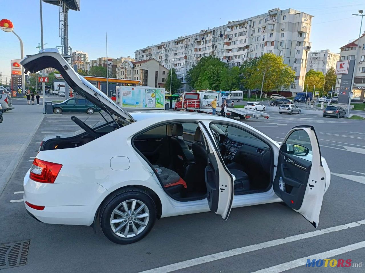 2013' Skoda Octavia photo #5