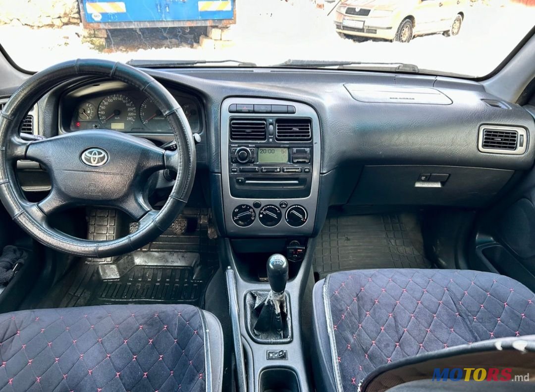 2003' Toyota Avensis photo #6