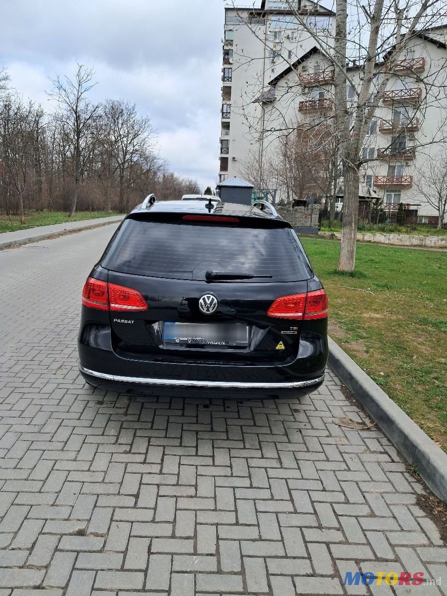 2013' Volkswagen Passat photo #4