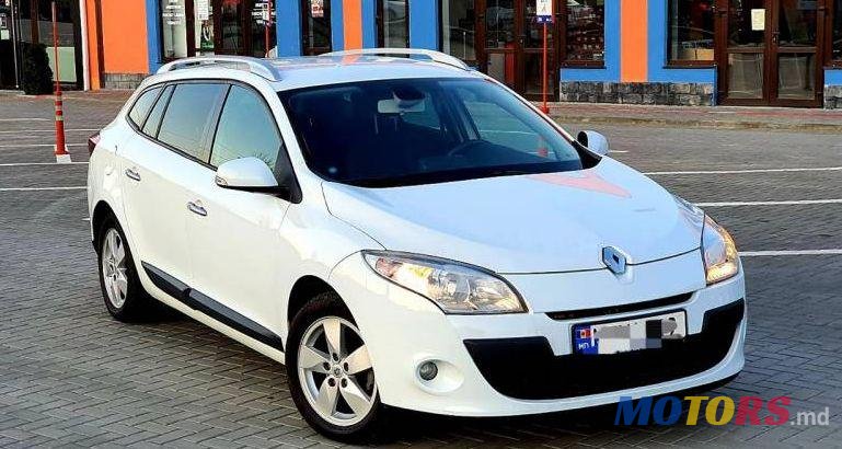 2011' Renault Megane photo #1