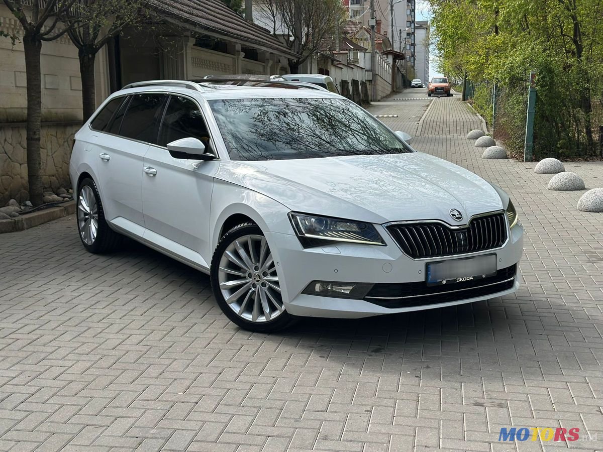 2016' Skoda Superb photo #4
