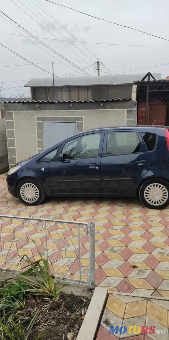 2004' Mitsubishi Colt photo #1
