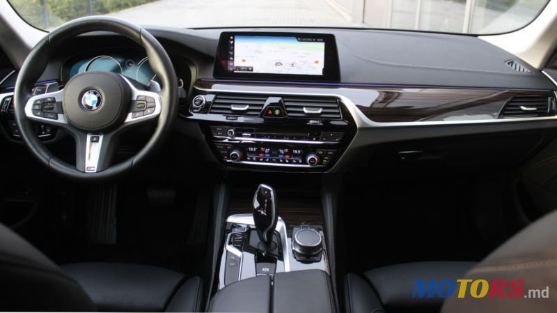 2017' BMW 5 Series photo #2