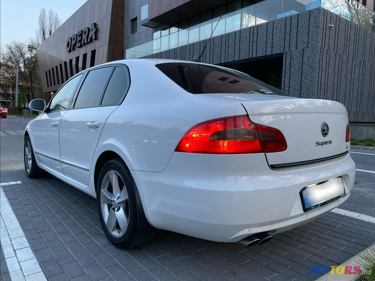 2009' Skoda Superb photo #4